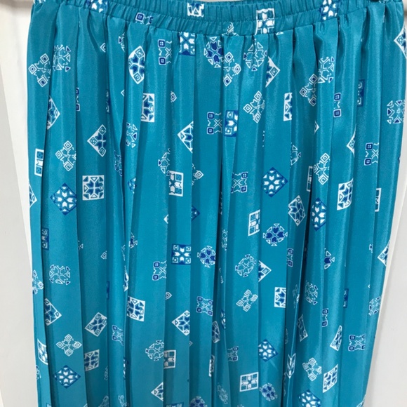 Leslie Fay Vintage Blue Bandana Print Pleated Skirt - Picture 15 of 15